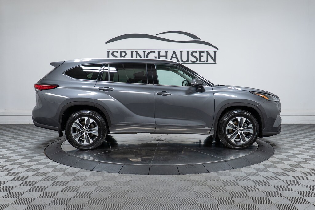 Used 2022 Toyota Highlander Hybrid XLE SUV