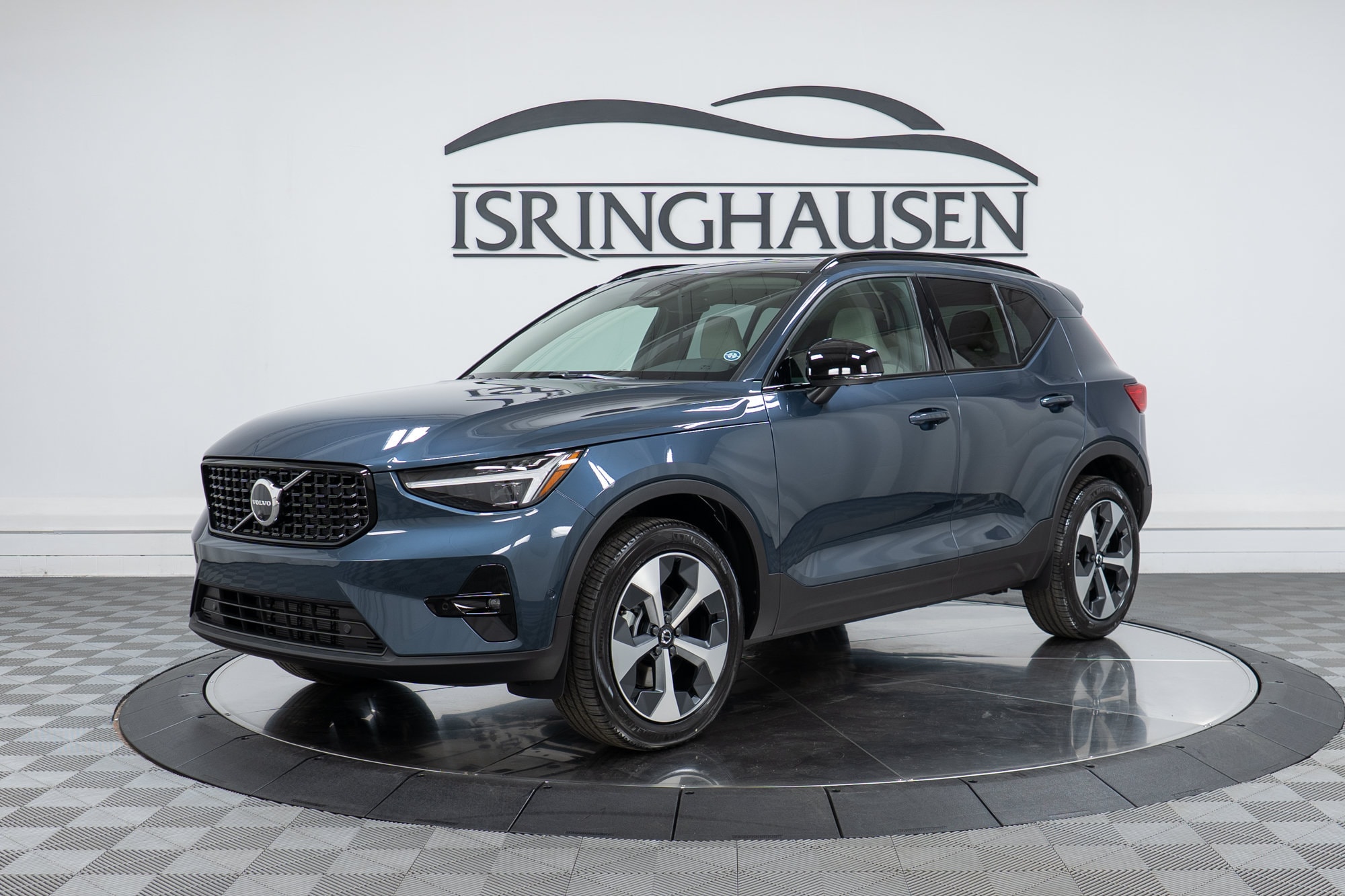 2026 Volvo XC40 Plus