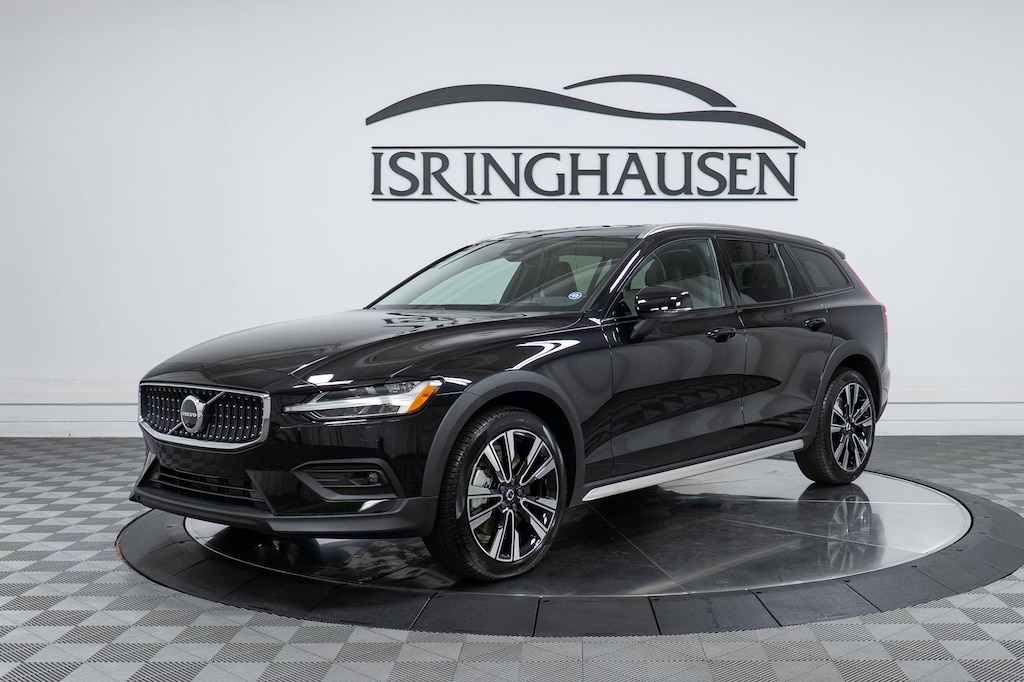New 2026 Volvo V60 Cross Country B5 Ultra Wagon