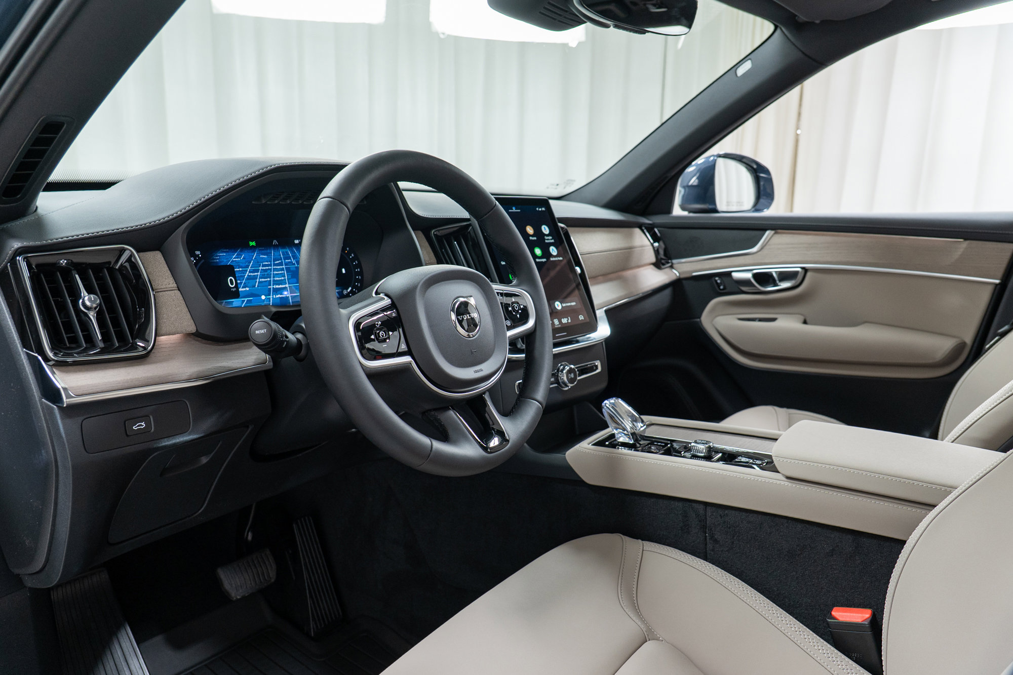 2026 Volvo XC90 Plus - Photo 12