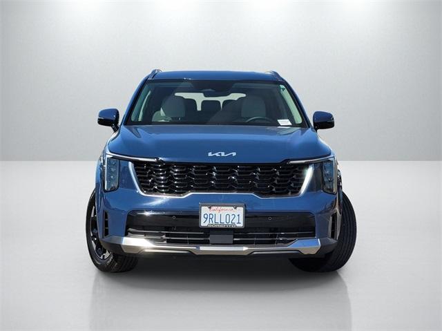 2025 Kia Sorento S photo 2