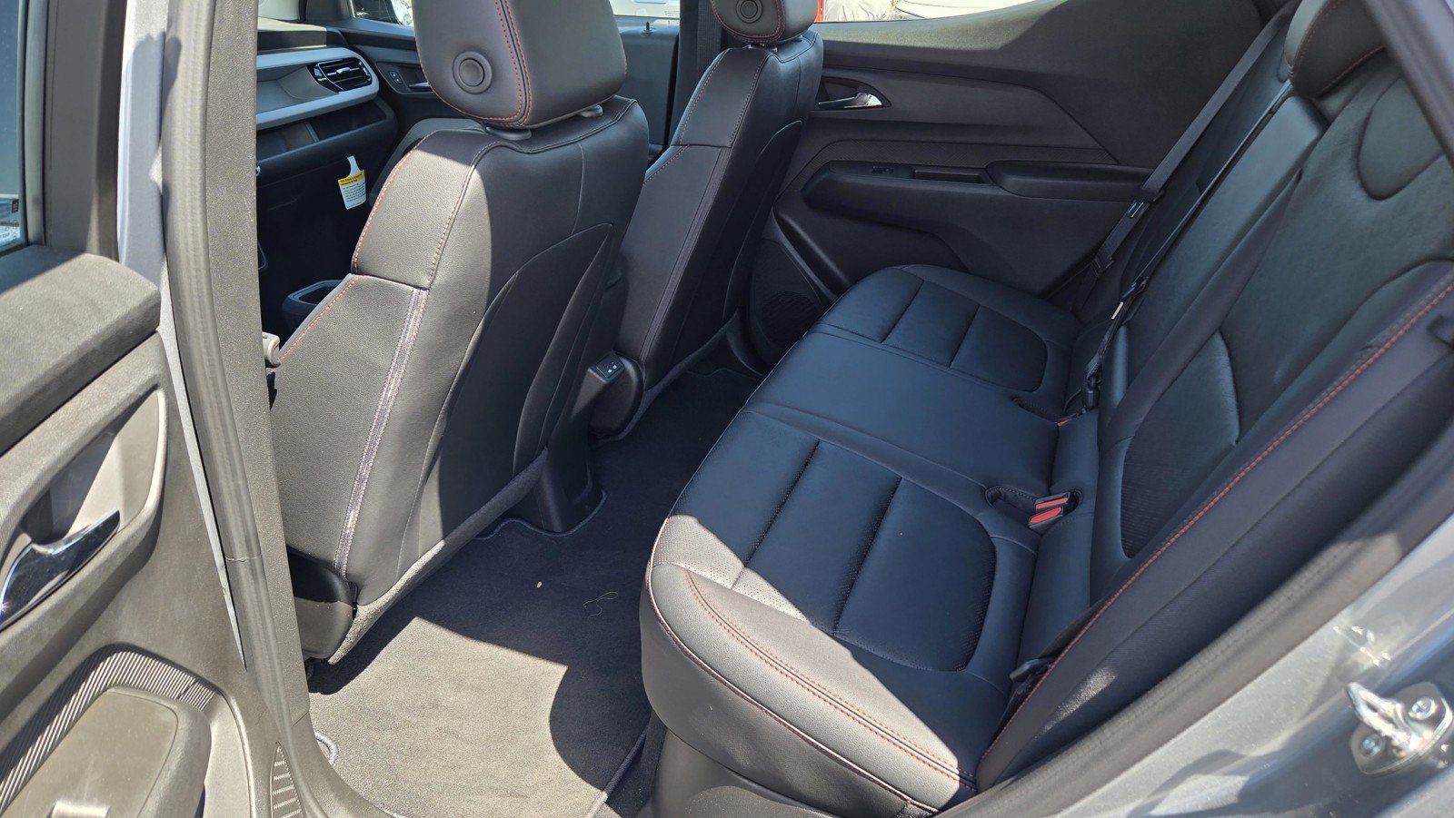 2027 Chevrolet Bolt RS - Photo 9