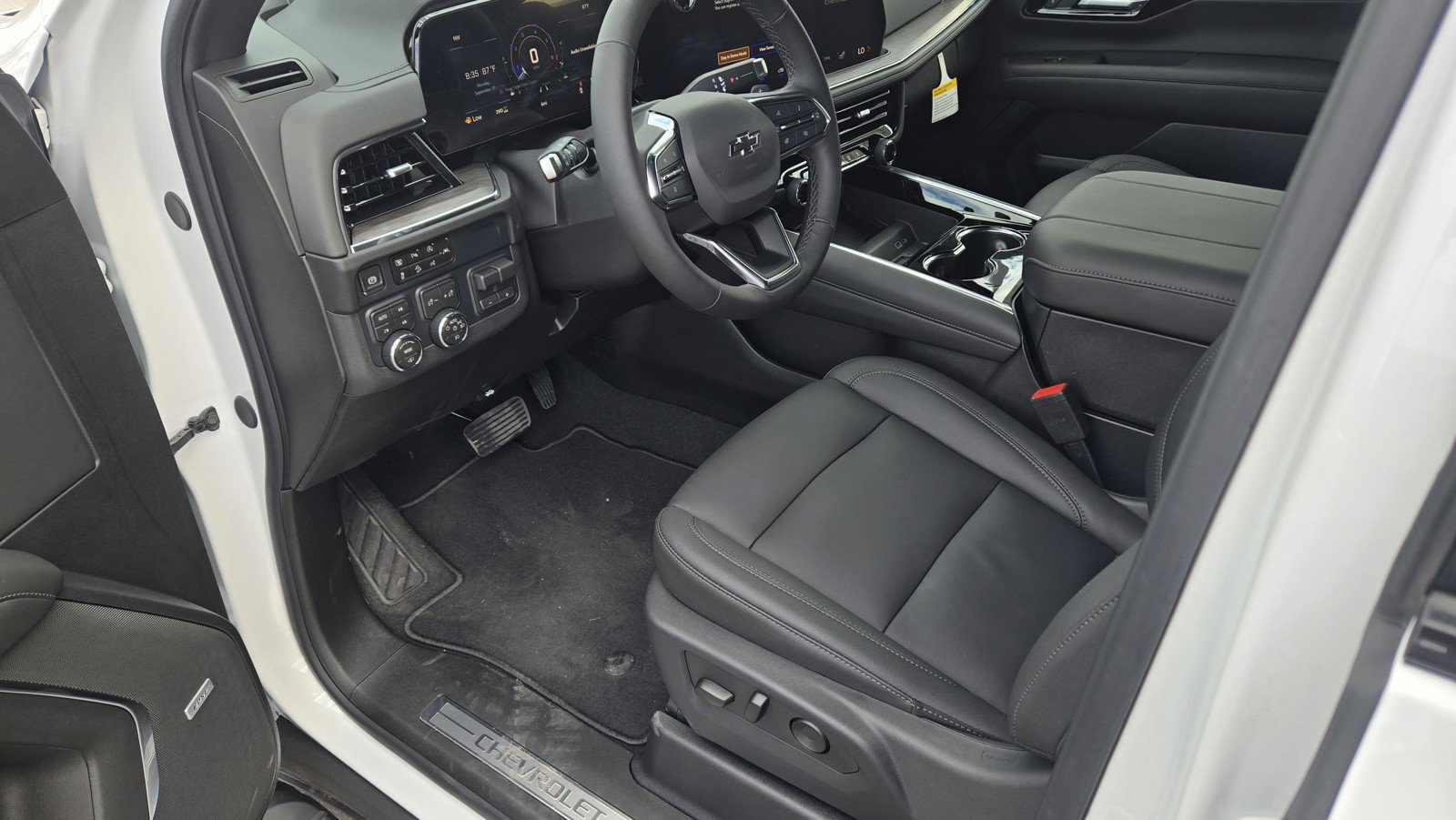 2026 Chevrolet Tahoe Z71 - Photo 11