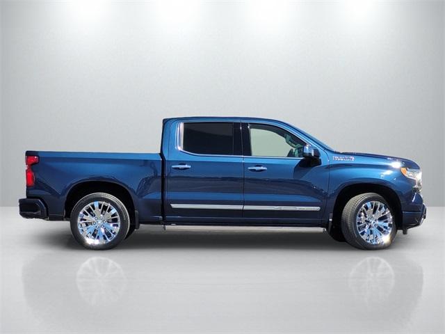 2023 Chevrolet Silverado 1500 High Country photo 3