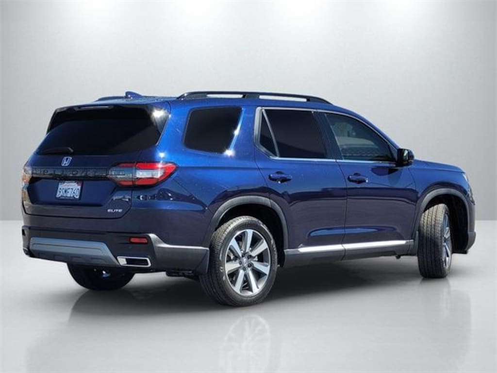 Used 2025 Honda Pilot Elite SUV
