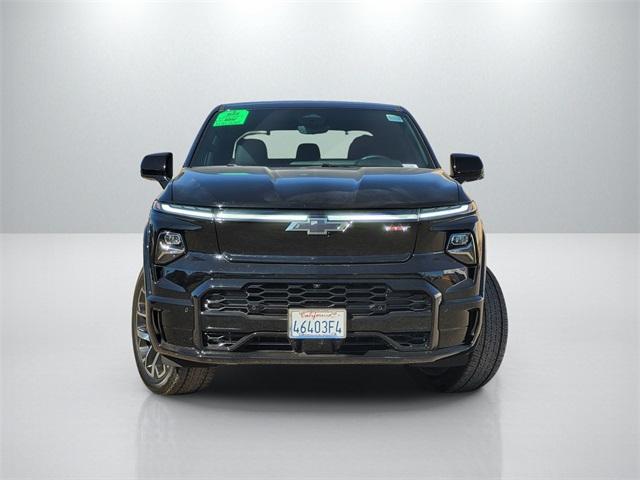 2025 Chevrolet Silverado EV RST photo 2