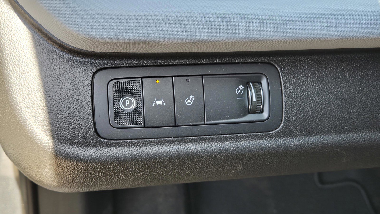 2027 Chevrolet Bolt LT - Photo 15