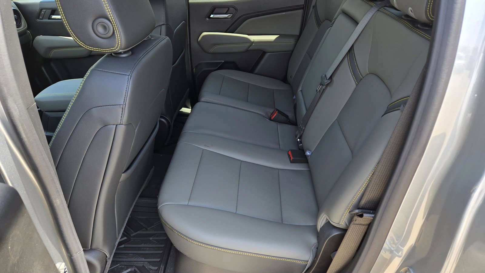 2026 Chevrolet Colorado ZR2 - Photo 9