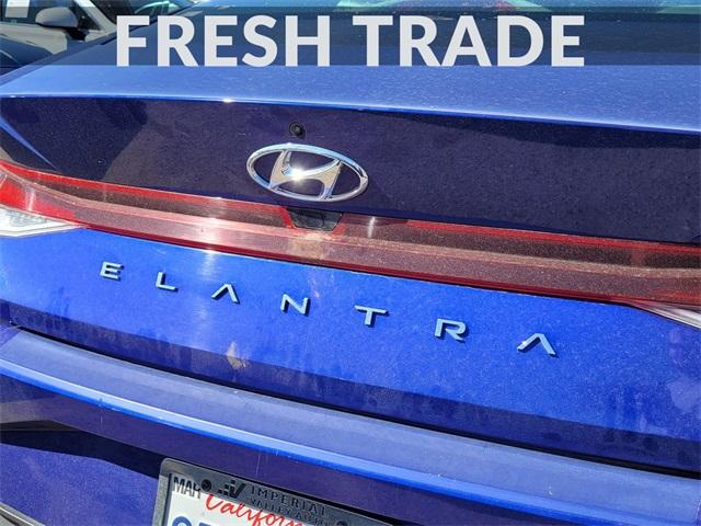 2023 Hyundai Elantra SEL photo 4