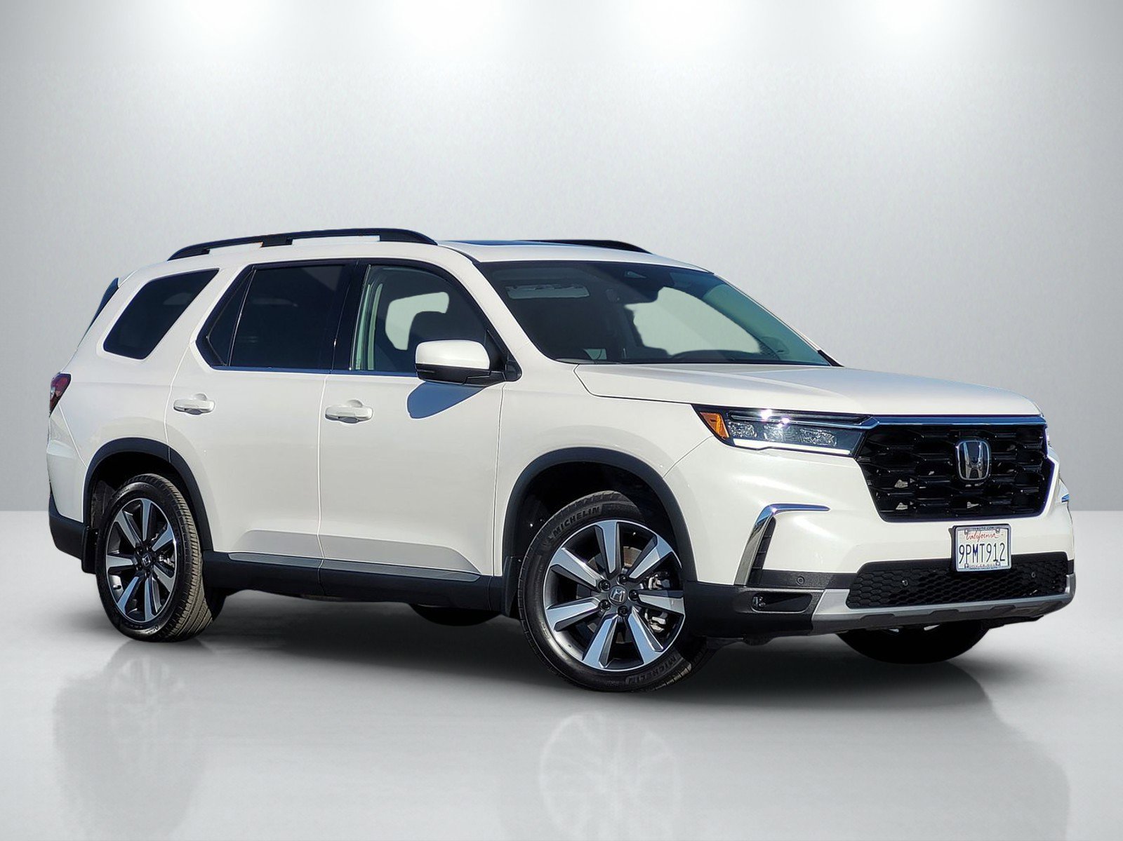 2025 Honda Pilot Touring's photo