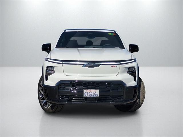 2025 Chevrolet Silverado EV RST photo 2