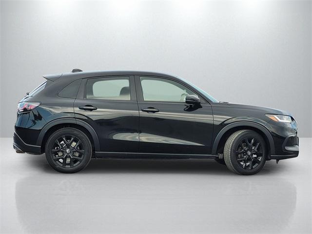 2025 Honda HR-V Sport photo 3