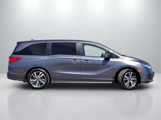 2023 Honda Odyssey Touring photo 3