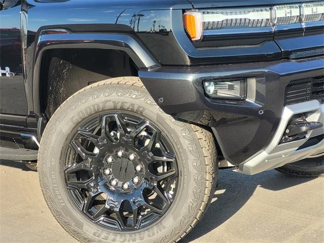 2025 Gmc Hummer EV photo 2