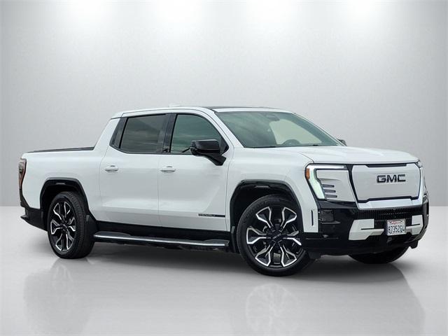 2025 GMC Sierra EV Denali's photo