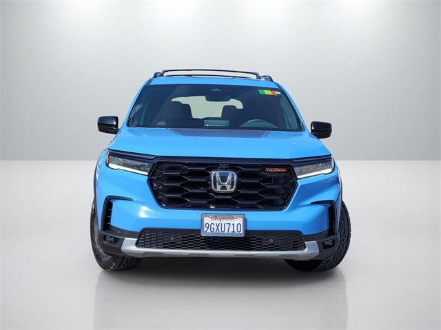 2023 Honda Pilot TrailSport photo 2