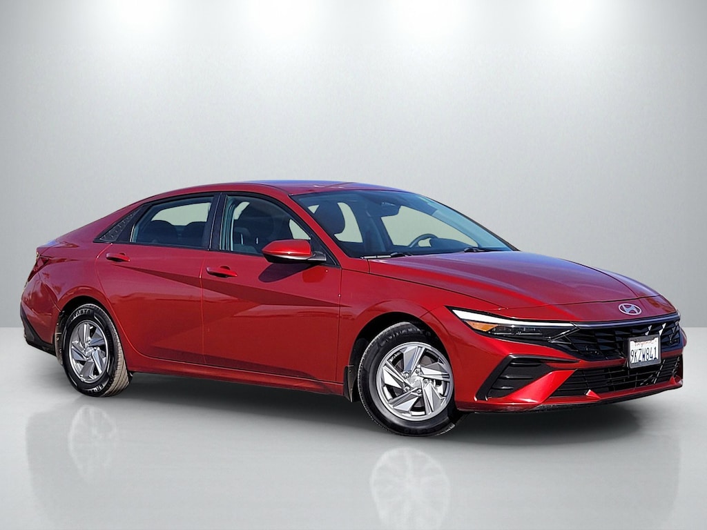 Used 2024 Hyundai Elantra SE Sedan
