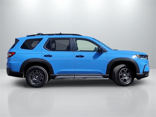 2023 Honda Pilot TrailSport photo 3