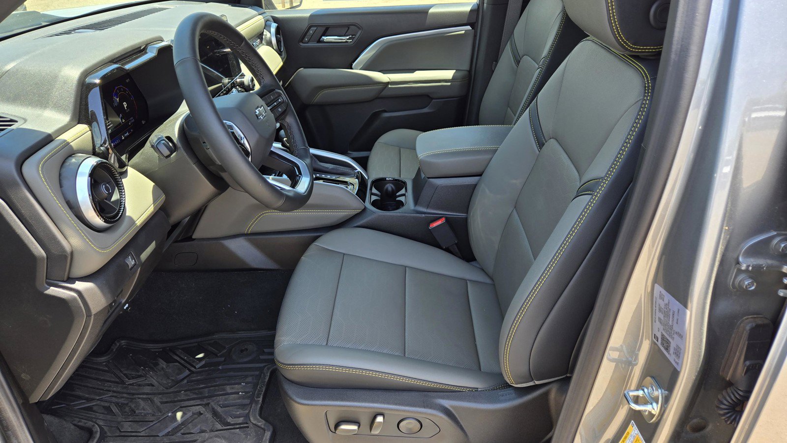 2026 Chevrolet Colorado ZR2 - Photo 11
