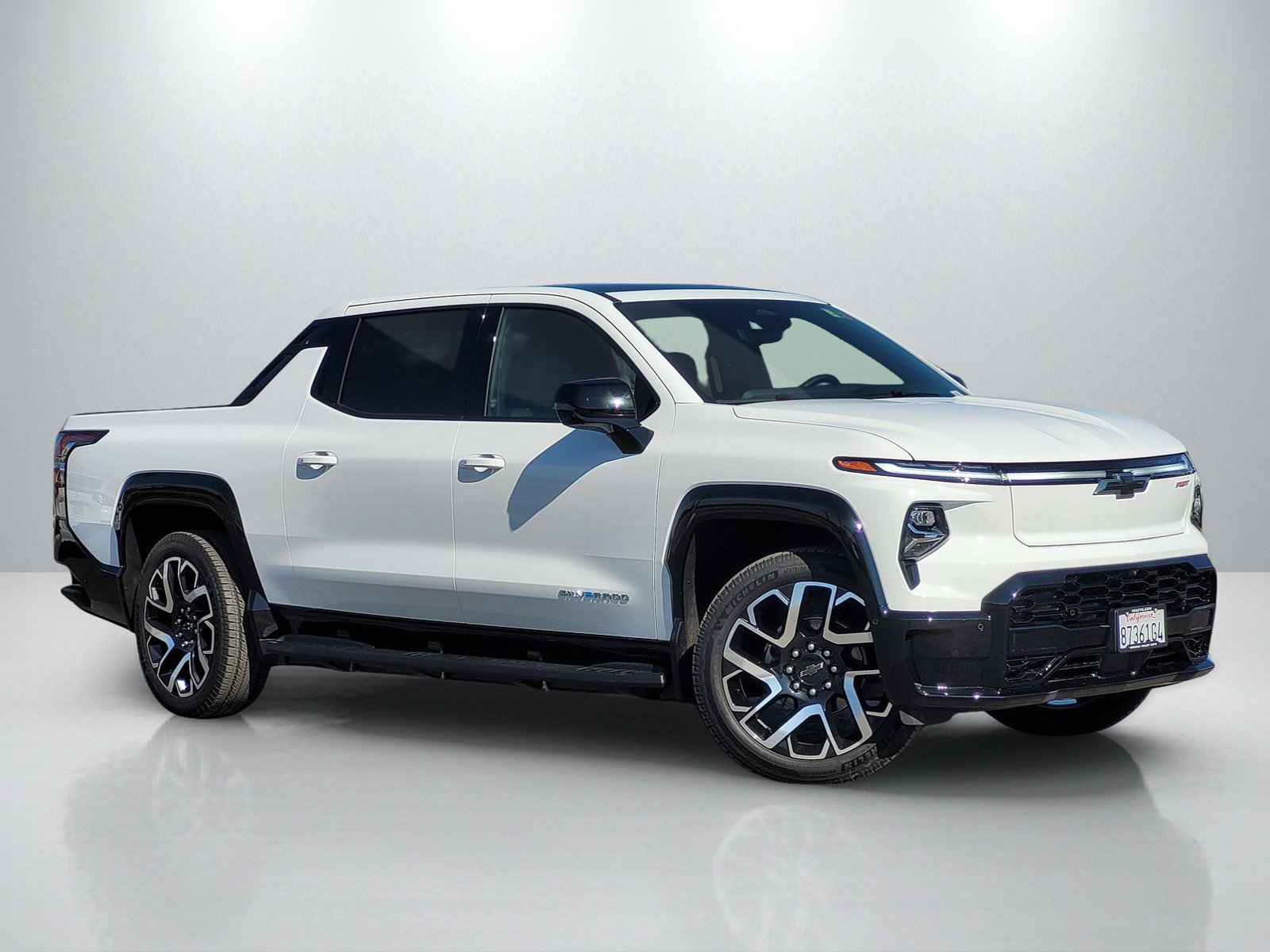 2025 Chevrolet Silverado EV RST's photo