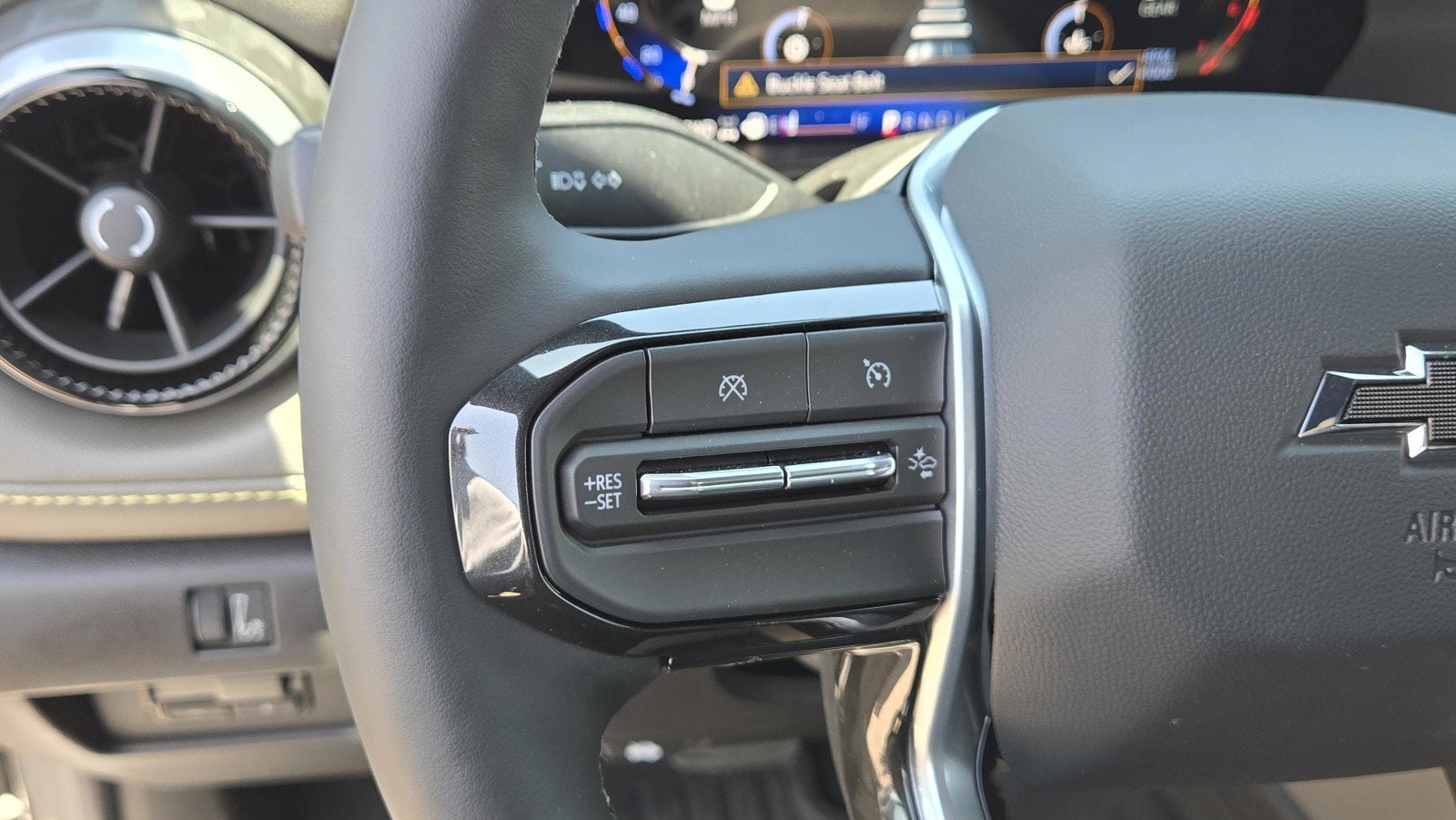 2026 Chevrolet Colorado ZR2 - Photo 16