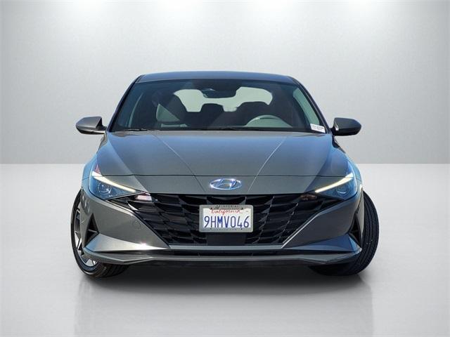 2023 Hyundai Elantra SEL photo 2