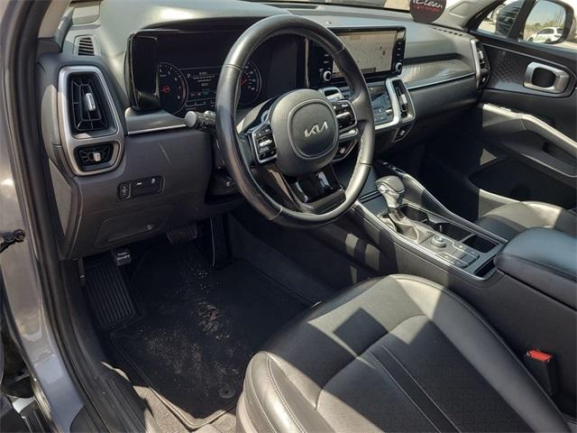 2022 Kia Sorento S photo 2