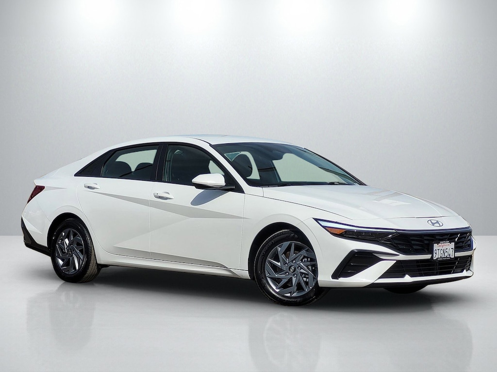 Used 2025 Hyundai Elantra Hybrid Blue Sedan
