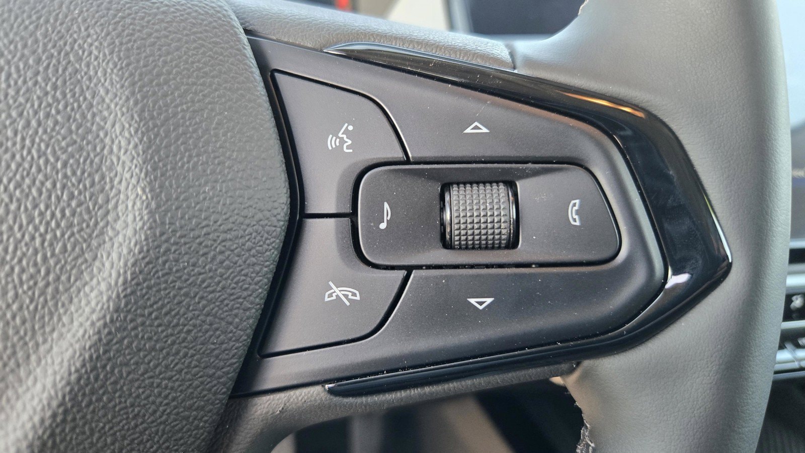 2027 Chevrolet Bolt RS - Photo 16