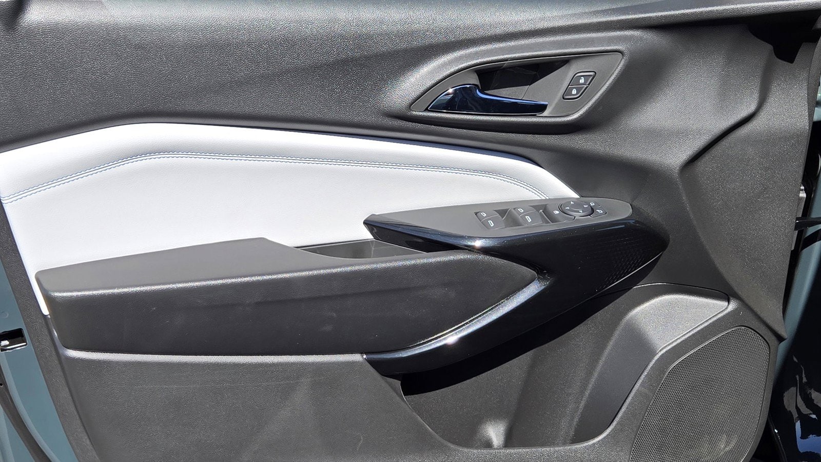 2026 Chevrolet Trax LT - Photo 13