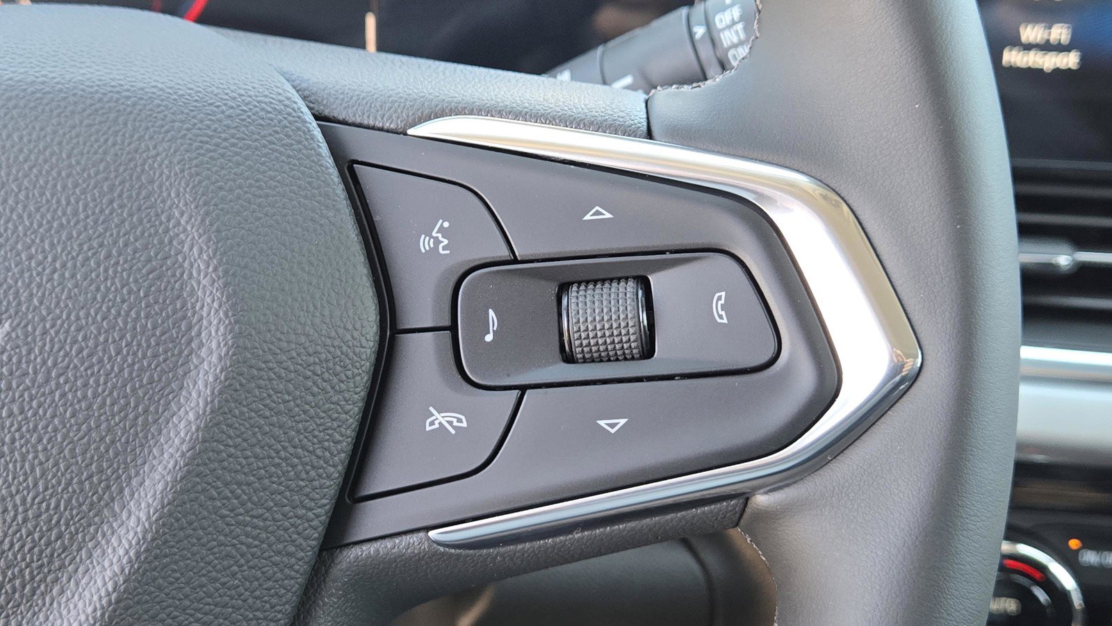 2026 Chevrolet Trax LT - Photo 16
