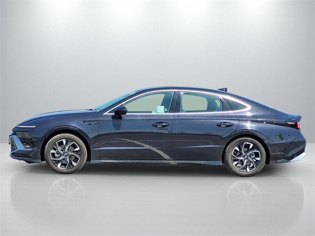 2024 Hyundai Sonata SEL photo 2