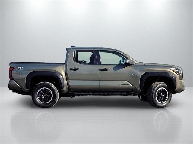 2024 Toyota Tacoma SR5 photo 3