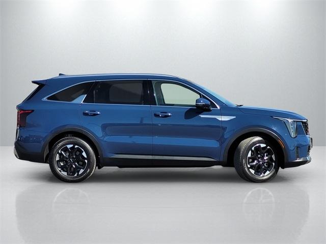 2025 Kia Sorento S photo 3