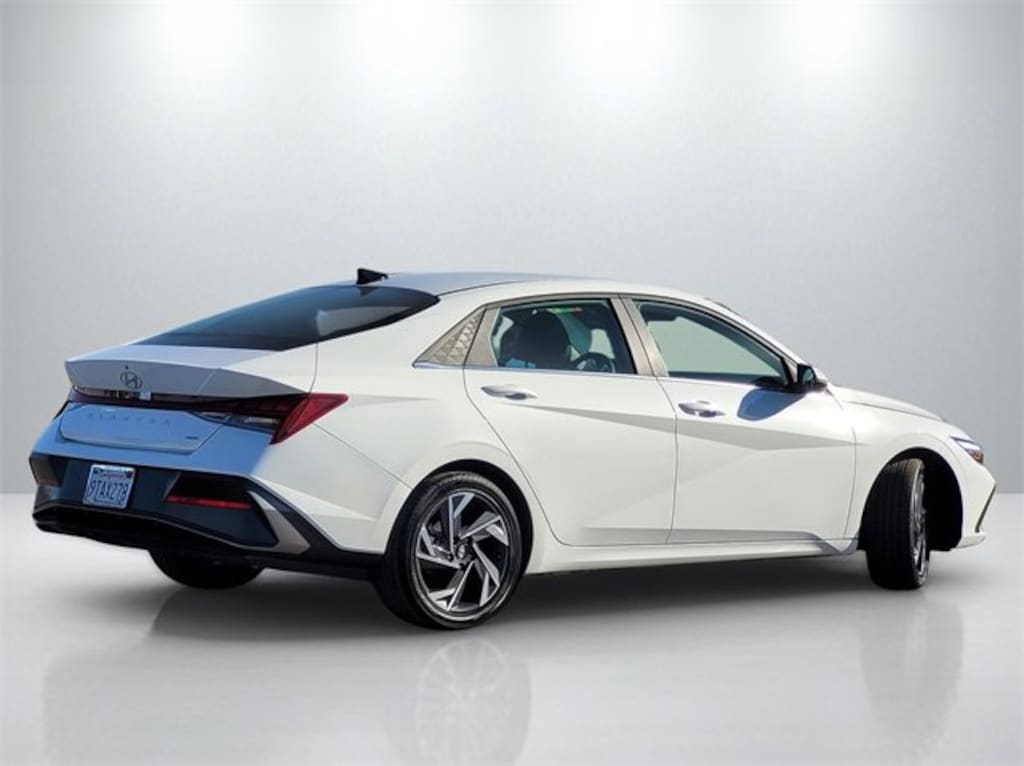 Used 2025 Hyundai Elantra Hybrid Limited Sedan