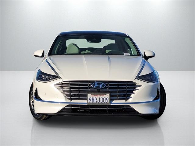 2022 Hyundai Sonata Hybrid Limited photo 2