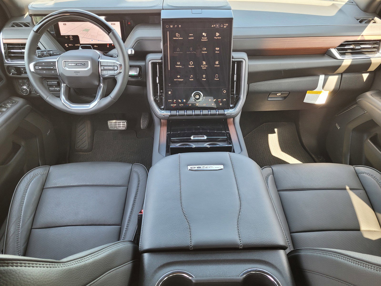 2025 GMC Yukon XL Denali - Photo 10