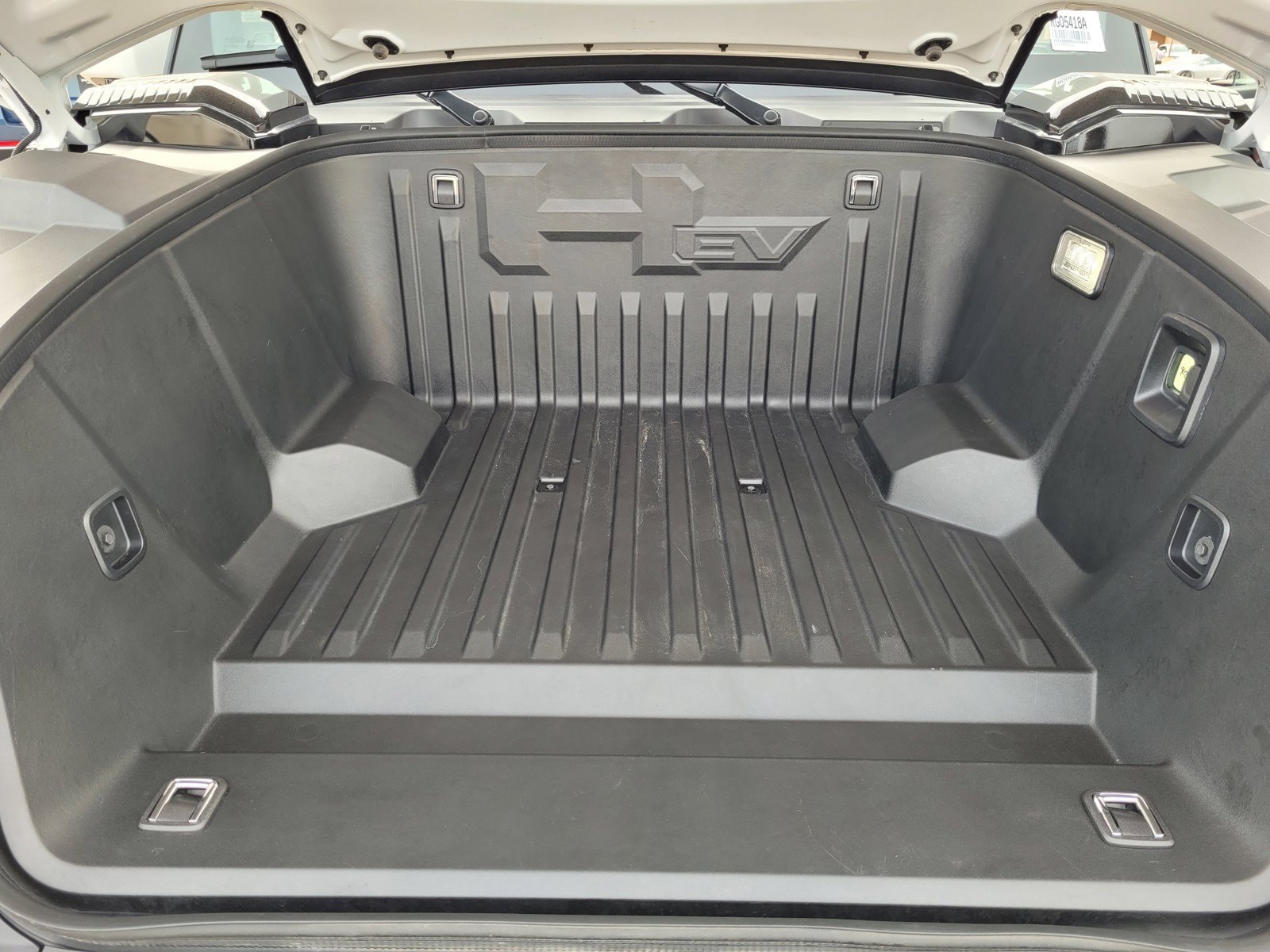2025 GMC HUMMER EV 2X - Photo 27