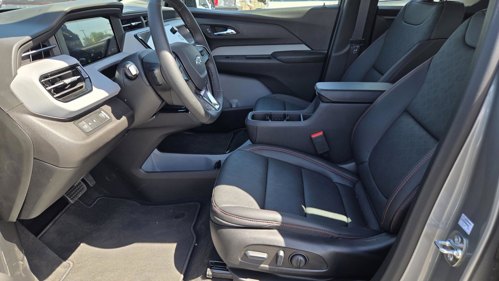 2027 Chevrolet Bolt RS - Photo 11