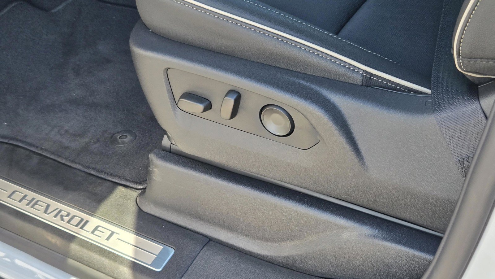 2026 Chevrolet Tahoe Premier - Photo 12