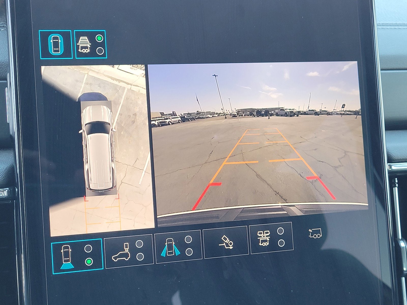 2025 GMC Yukon XL Denali - Photo 8