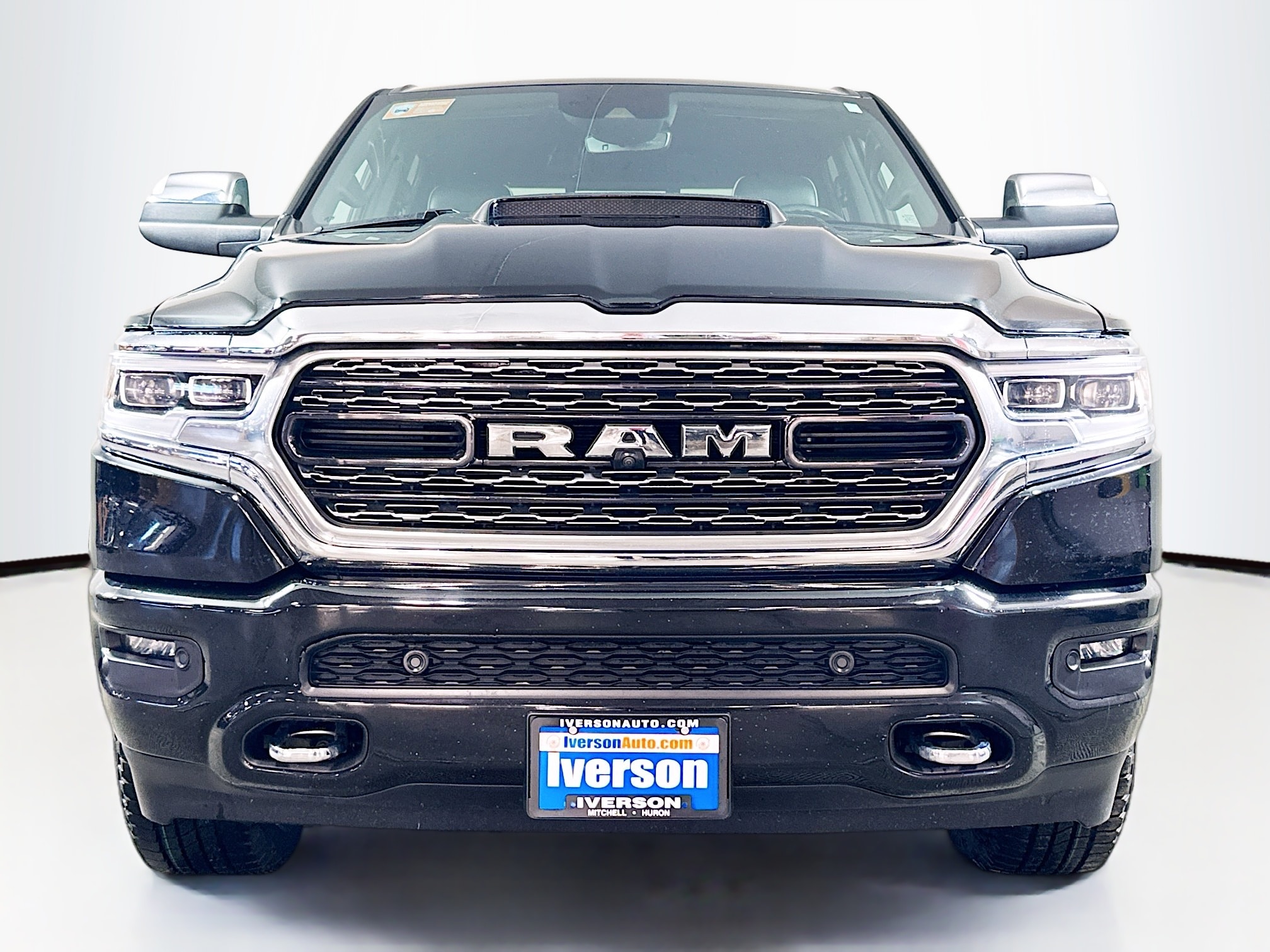 Used 2021 RAM Ram 1500 Pickup Limited with VIN 1C6SRFPT3MN568860 for sale in Huron, SD