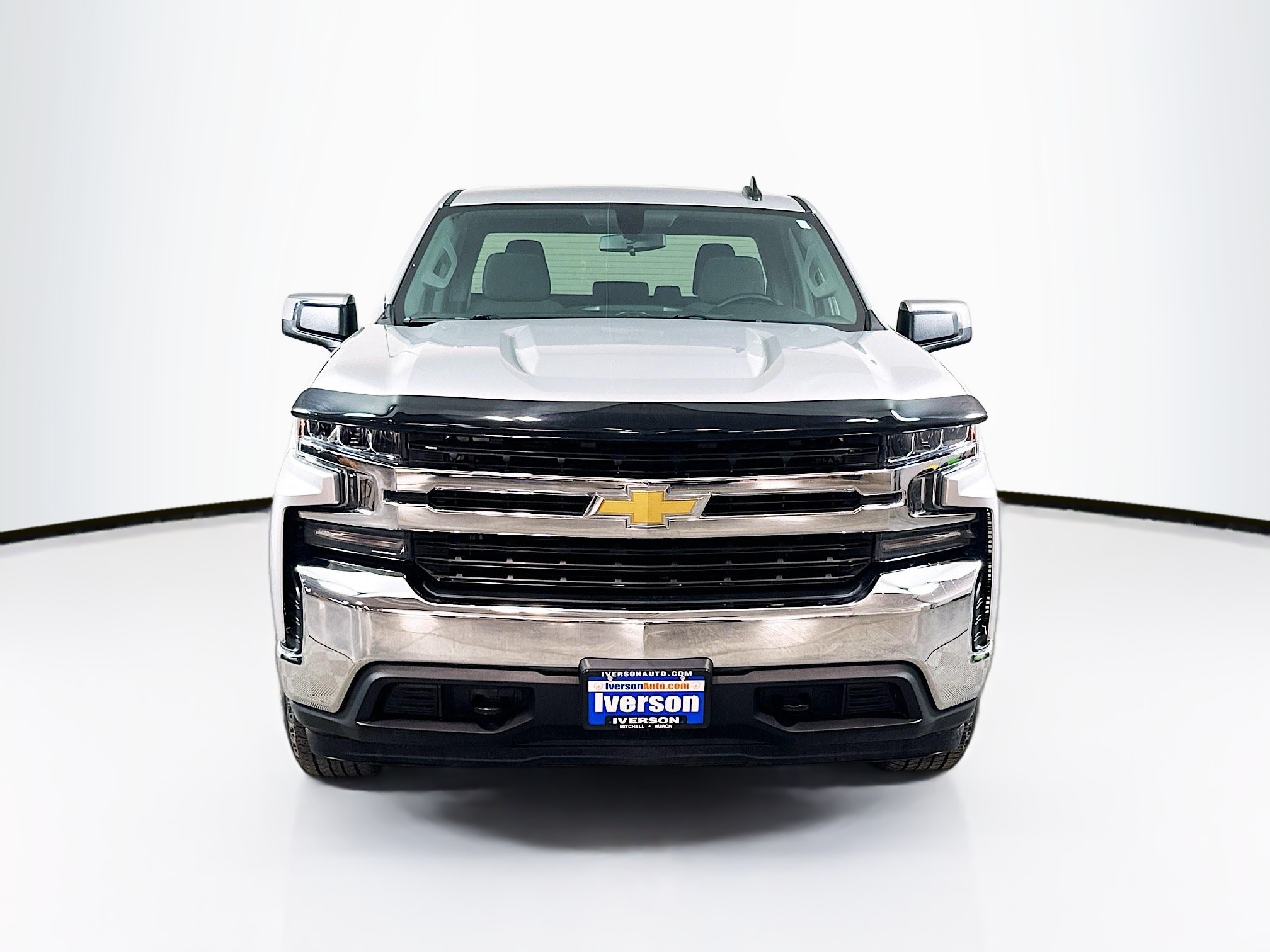 Used 2019 Chevrolet Silverado 1500 LT with VIN 1GCRYDED0KZ354022 for sale in Huron, SD