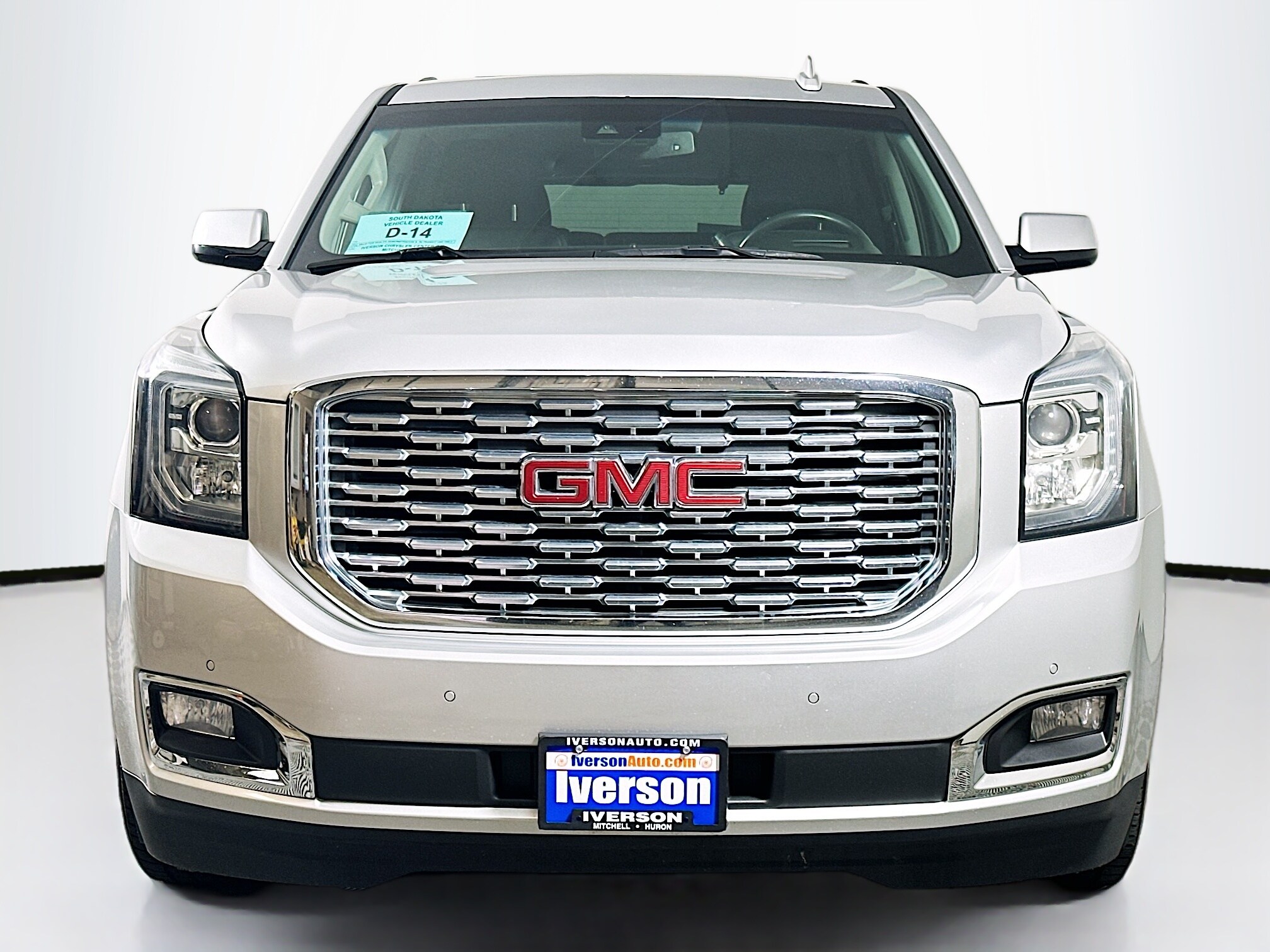 Used 2019 GMC Yukon Denali with VIN 1GKS2CKJ4KR130554 for sale in Mitchell, SD