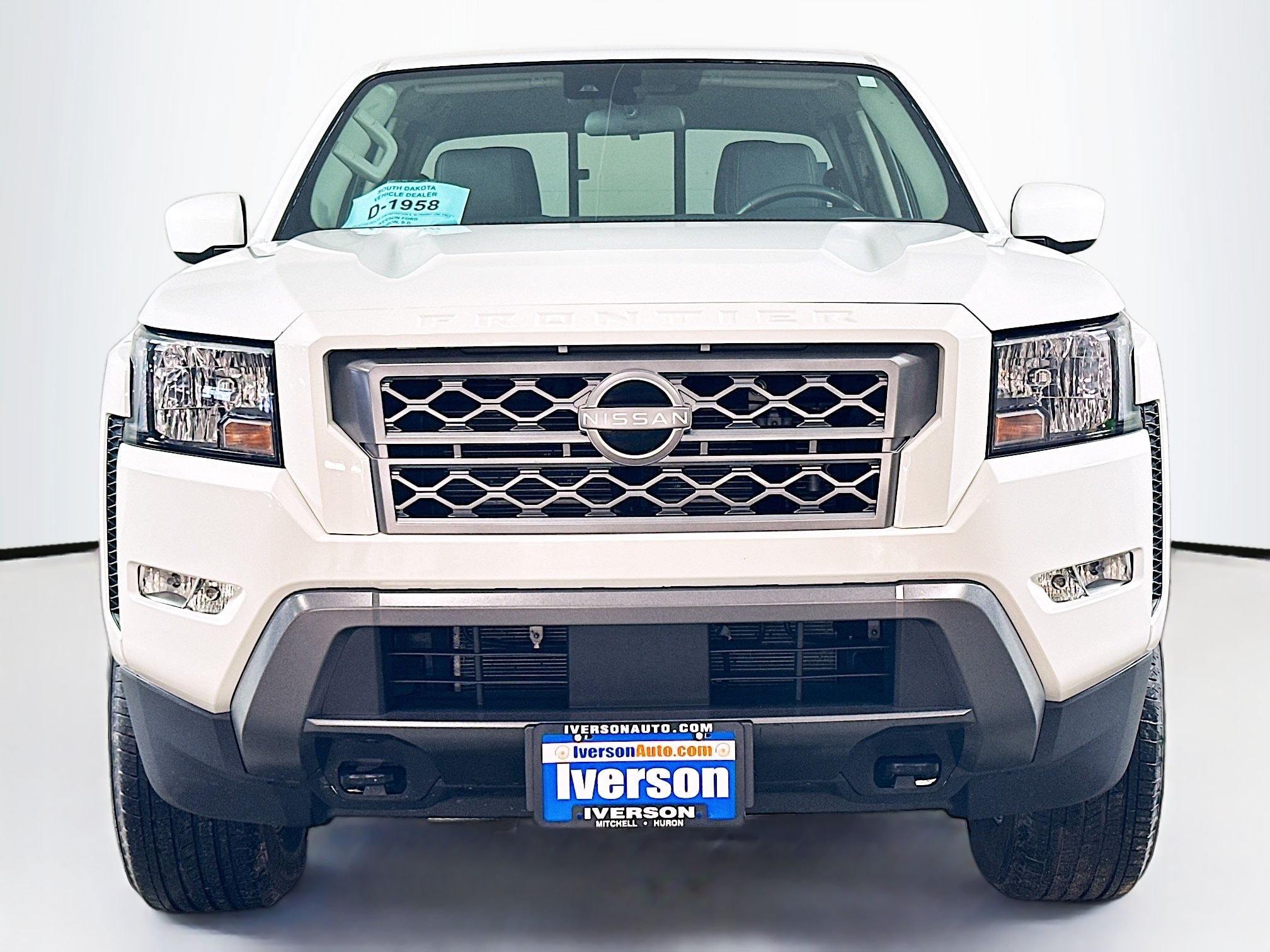 Used 2022 Nissan Frontier SV with VIN 1N6ED1EKXNN687036 for sale in Huron, SD