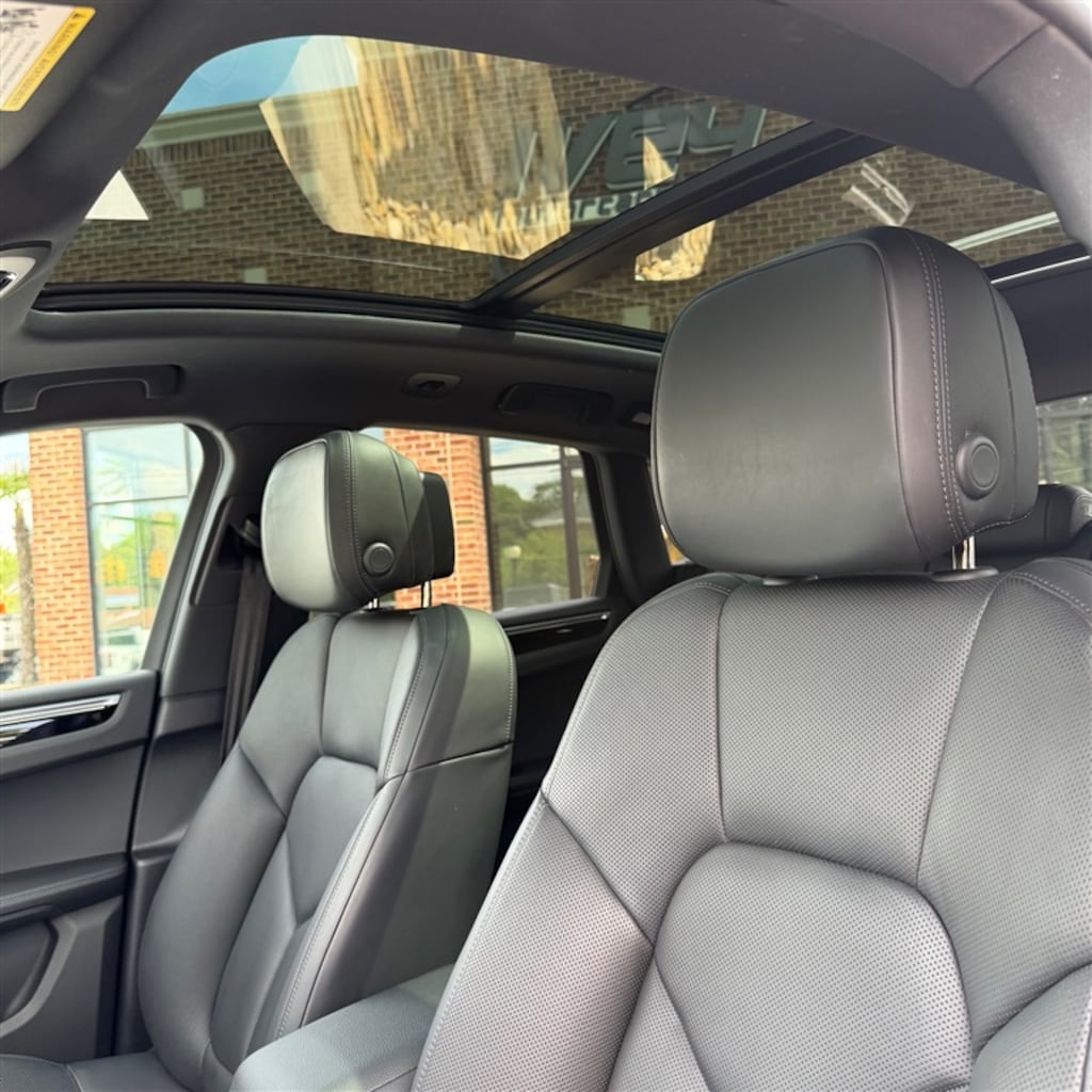 Used 2023 Porsche Macan S SPORT UTILITY 4-DR