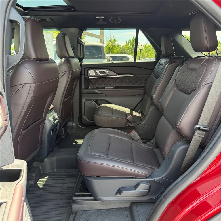 2025 Ford Explorer Platinum - Photo 19