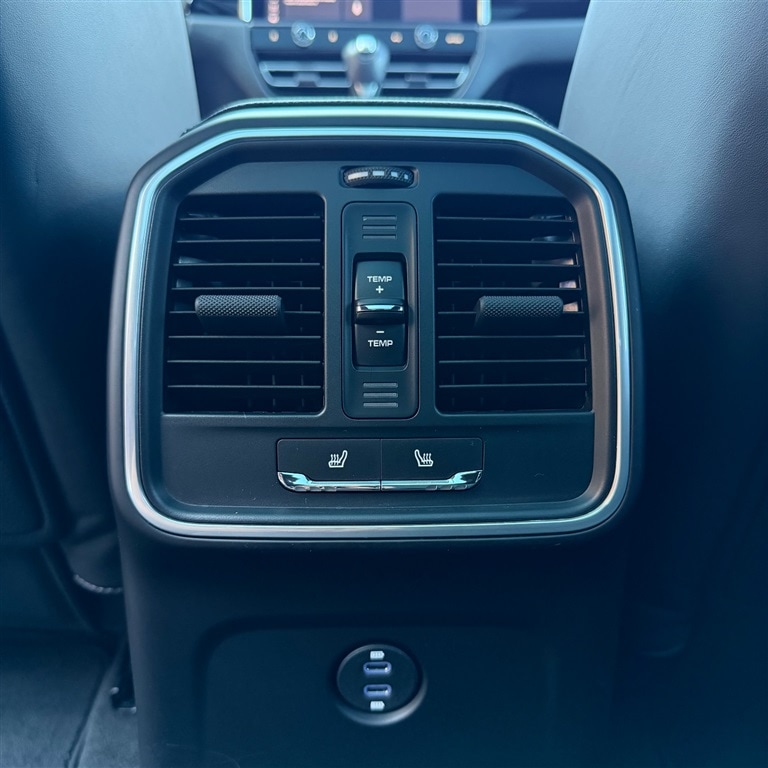 2023 Porsche Macan S - Photo 20