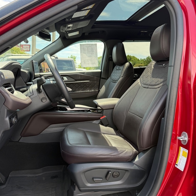 2025 Ford Explorer Platinum - Photo 12