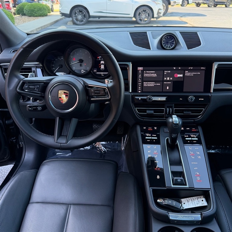 2023 Porsche Macan S - Photo 18
